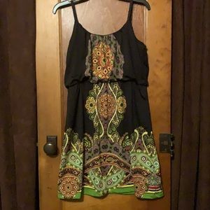 Like new, knee-length dress w/straps, medium.